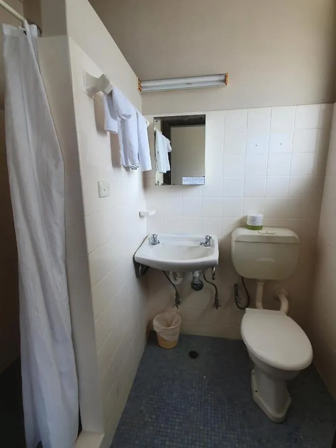 Hotel Allen 타운즈빌 3*,
